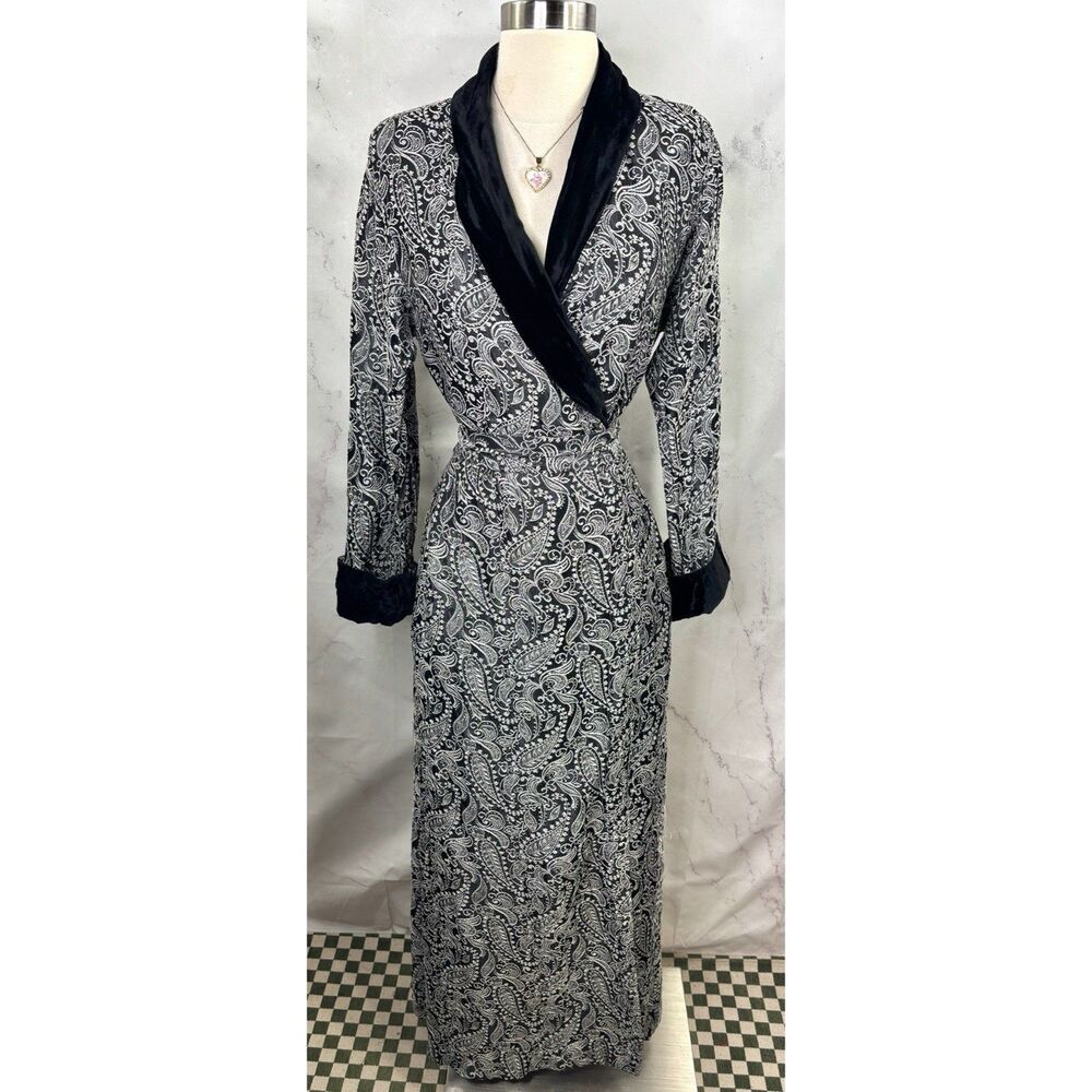 Vintage 70s Hostess Gown Robe Dress Silver Paisley Brocade Velvet S Whimsigoth - Picture 2 of 16
